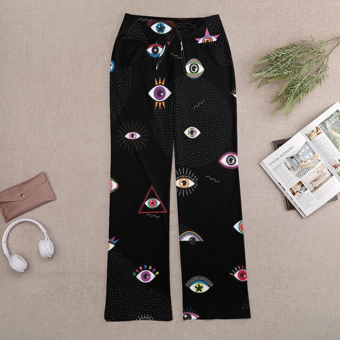 【まるで履いてないみたい】驚くほど楽なのに、美脚見え。大人のためのリラックス・ストレートパンツ