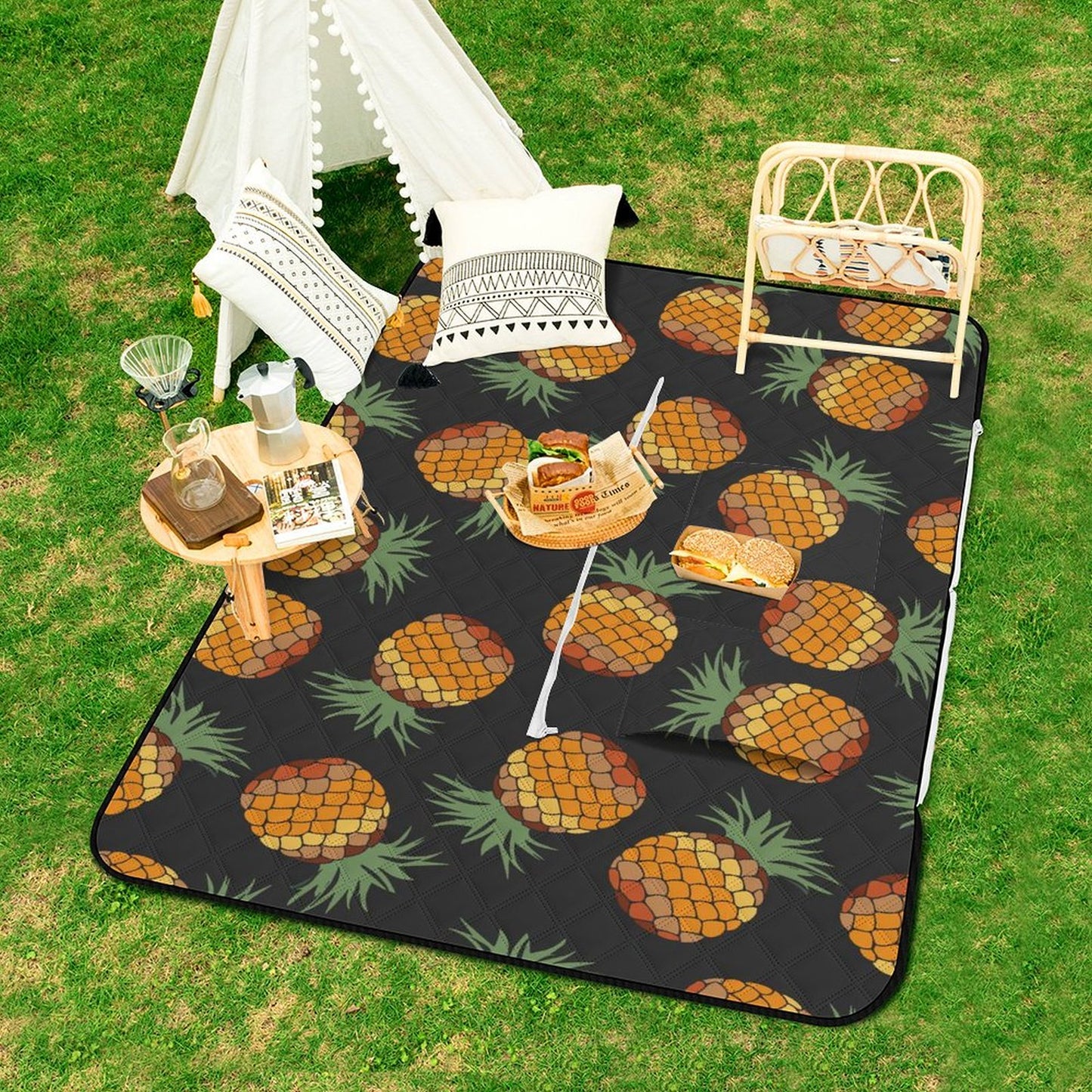 バッグが、敷物になる。もう荷物に悩まない、2in1オリジナルピクニックマット