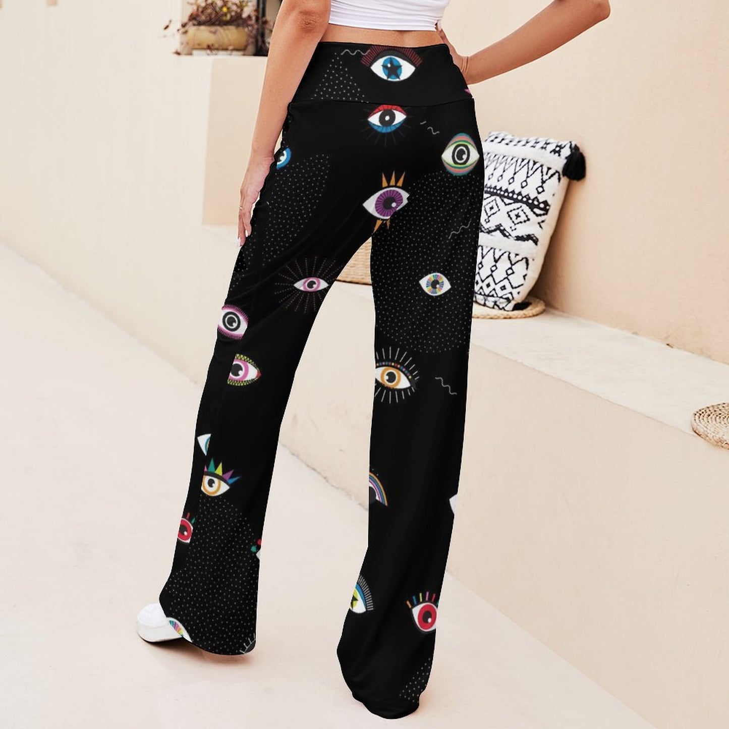 【まるで履いてないみたい】驚くほど楽なのに、美脚見え。大人のためのリラックス・ストレートパンツ