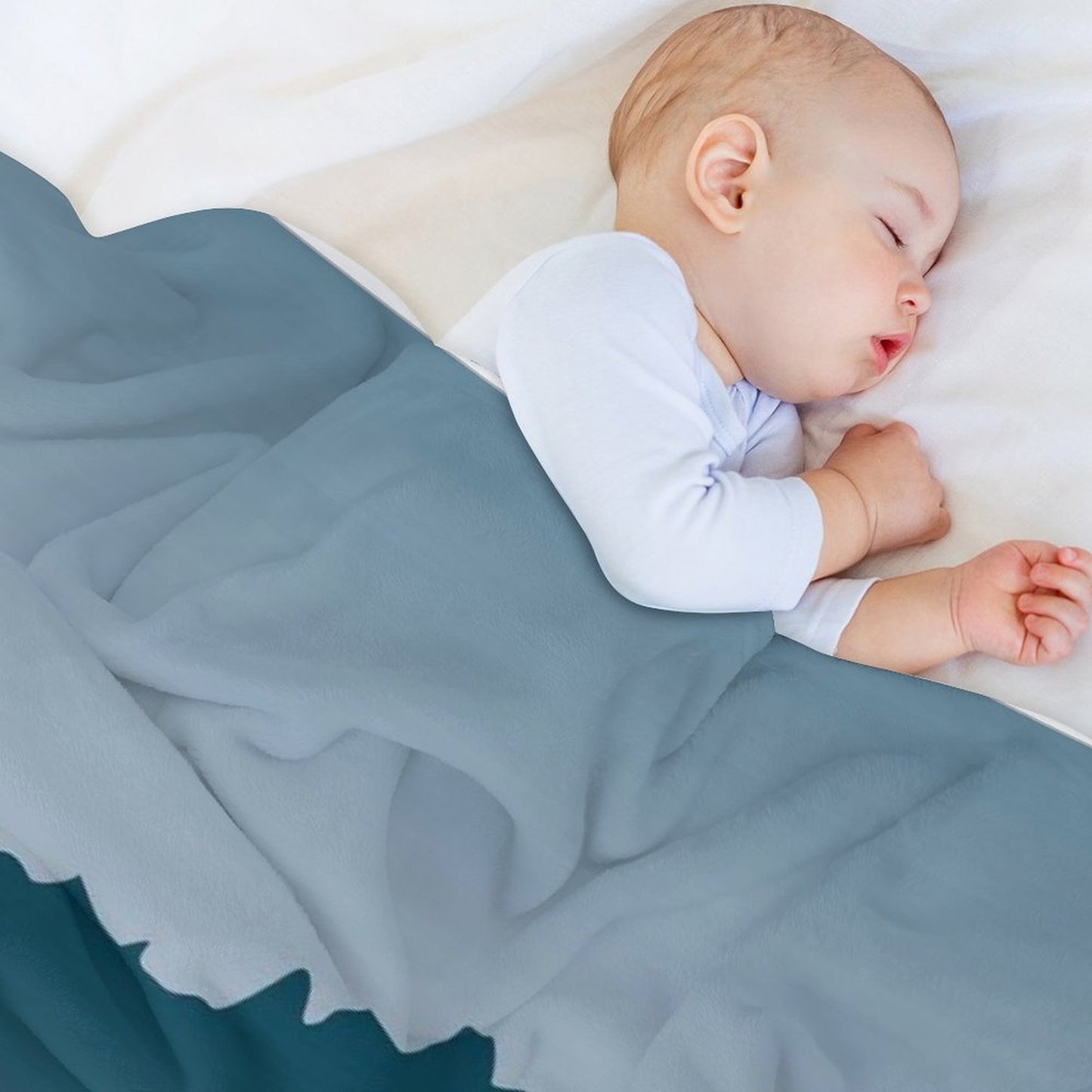 【一年中使える相棒】写真で作る、軽いフランネルブランケット｜持ち運びOK