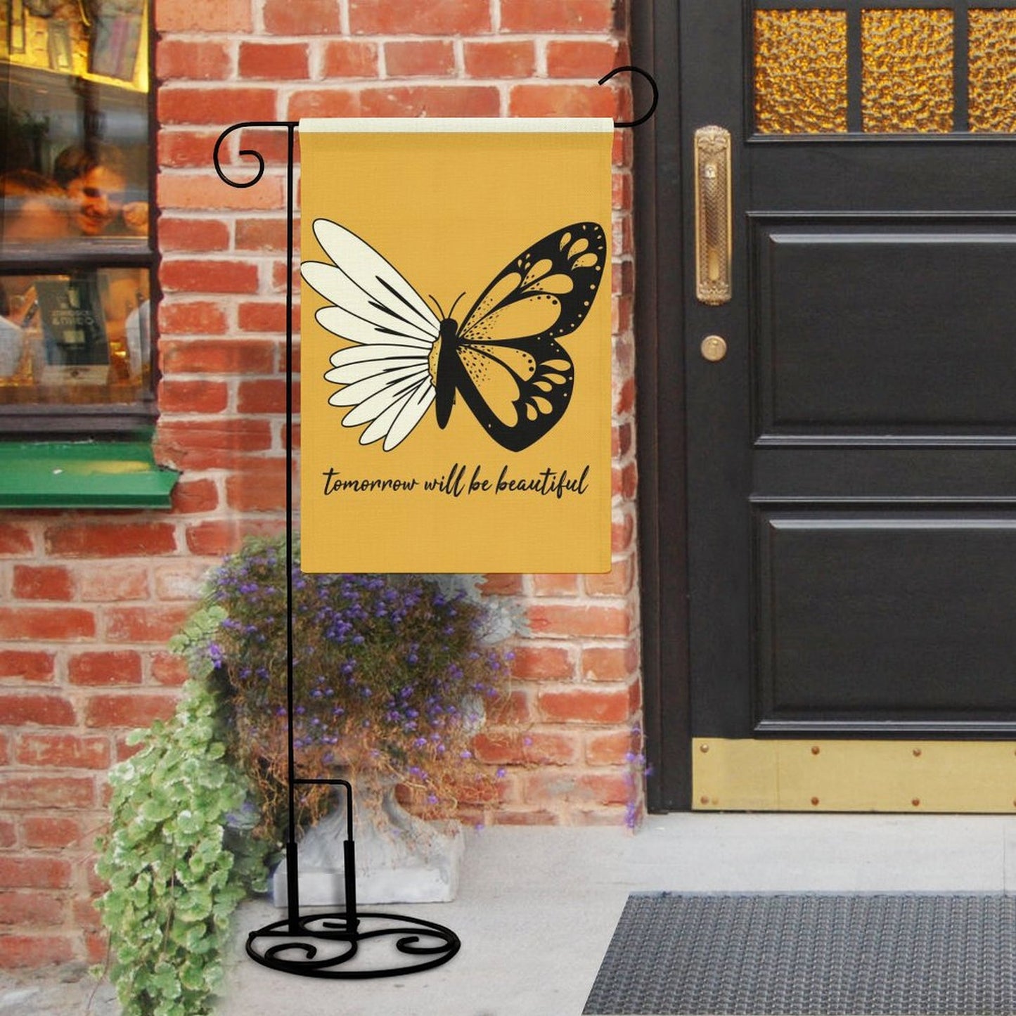 庭の“空気感”が変わる。リネンで創る、オリジナルガーデンフラッグ